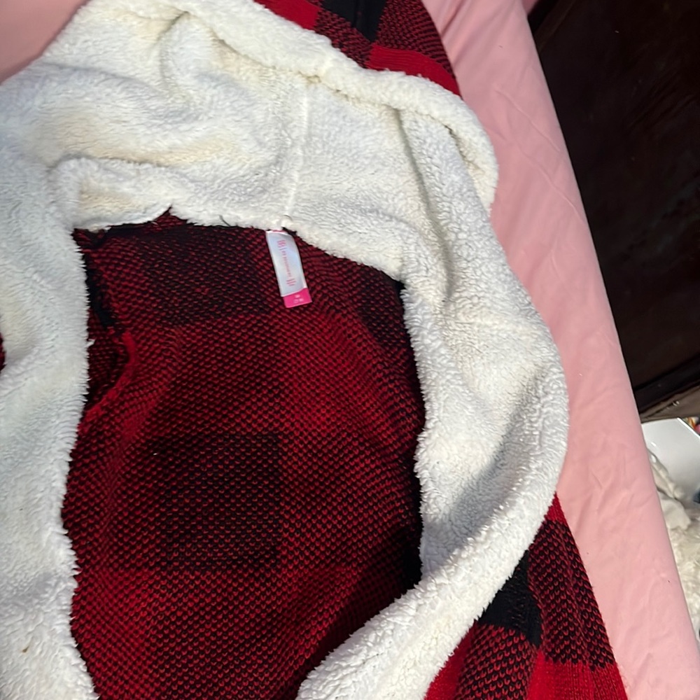 Plaid sweater size (7-9) womens